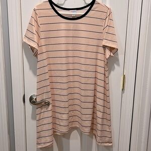 Lularoe perfect tee